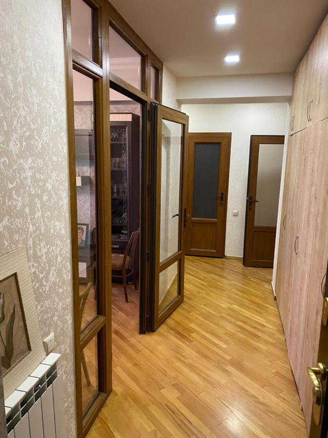 Large Cozy Apartment On Beginning Of Komitas Ave Ереван Экстерьер фото