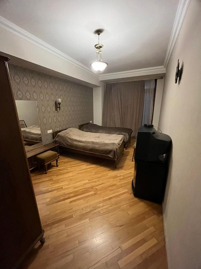 Large Cozy Apartment On Beginning Of Komitas Ave Ереван Экстерьер фото
